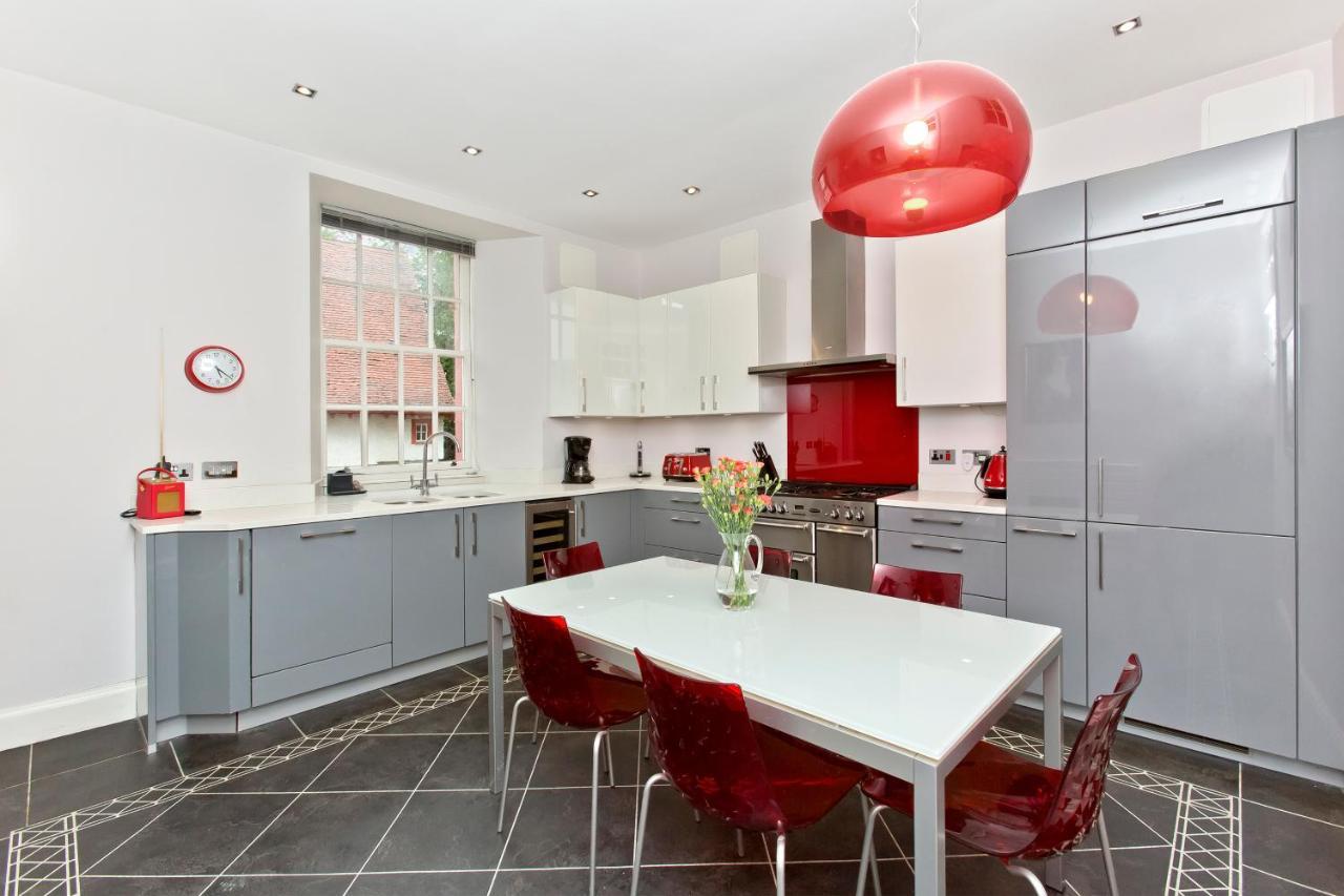 Luxury 3-Bedroom Apartment With Stunning Views At Ramsay Garden Edinburgh Exterior foto